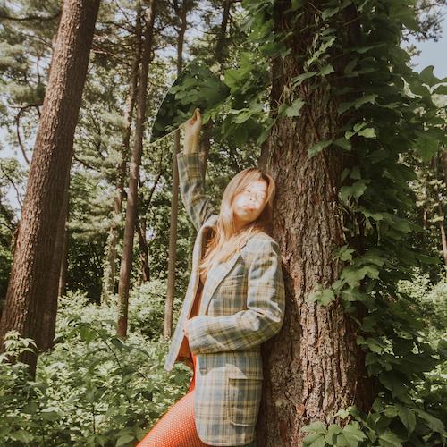 Single Premiere: Big Girl – “Summer Sickness”