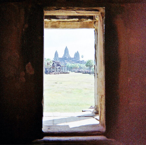 Rootless – To Build Yourself a Temple is to Wall Yourself Inside